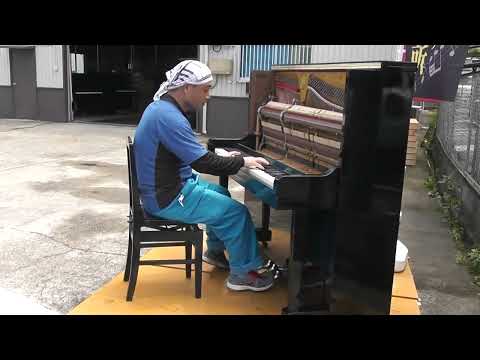 直売所に設置中ストリートピアノ　演奏してみた