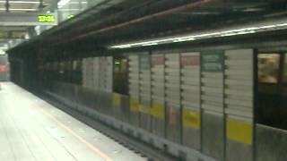 北捷C301型電聯車車號001 002往淡水七張站離站