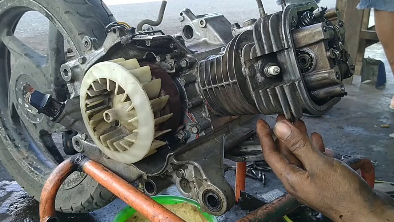 Cara Mengatasi Oli rembes pada mesin Motor Matic