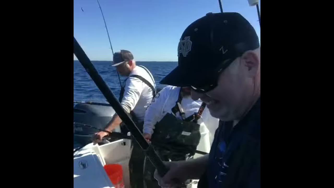 Jack Pole Albacore Tuna Fishing A Big One! 