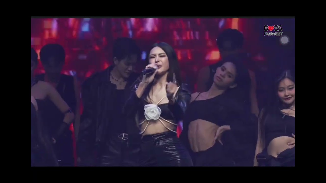 โชว์พิเศษจาก แกรนด์การละคร สำหรับ Boss Fanmeet