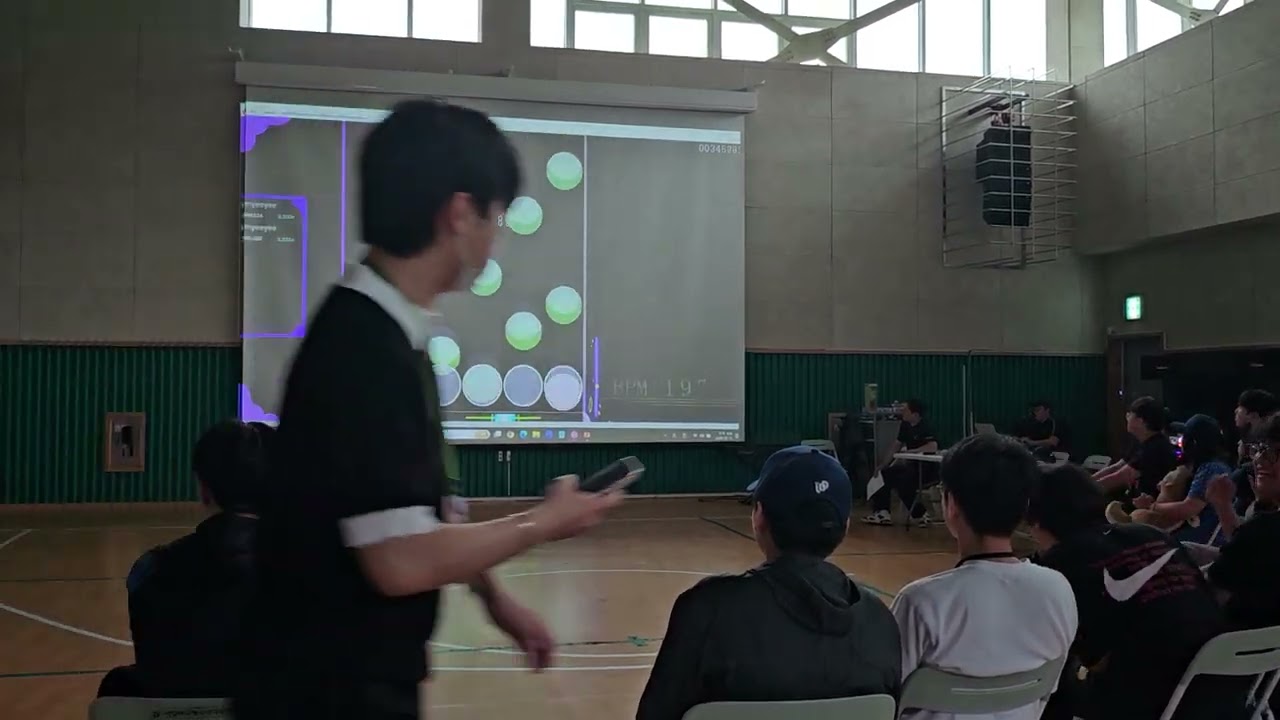 I played Osu!mania in talent show!(parallel universe shifter)