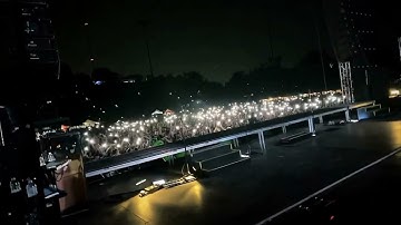 Falling In Reverse at Upheaval Festival, Grand Rapids/MI - crowd chanting for Ronnie Radke