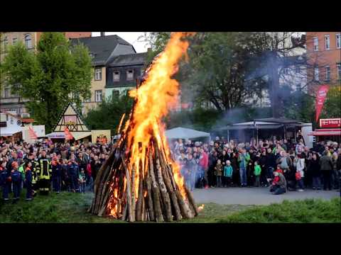 Mit Hexenfeuer in die Freiluftsaison gestartet