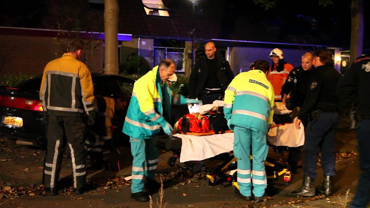 Auto-inbreker rijdt tegen boom aan bij achtervolging in Haarlem