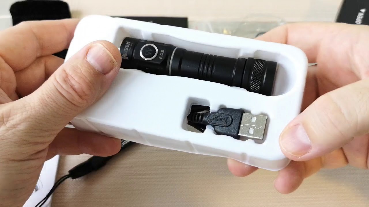 Wuben E05 rechargeable led flashlight