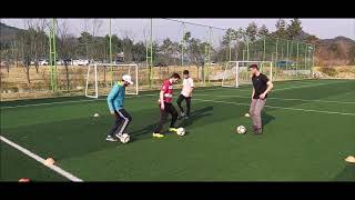 Football training sessions / 15 fun games / U4 - U5 - U6 - U6 - U7 - U8 - U9 - U10 / Drive & Protect screenshot 3