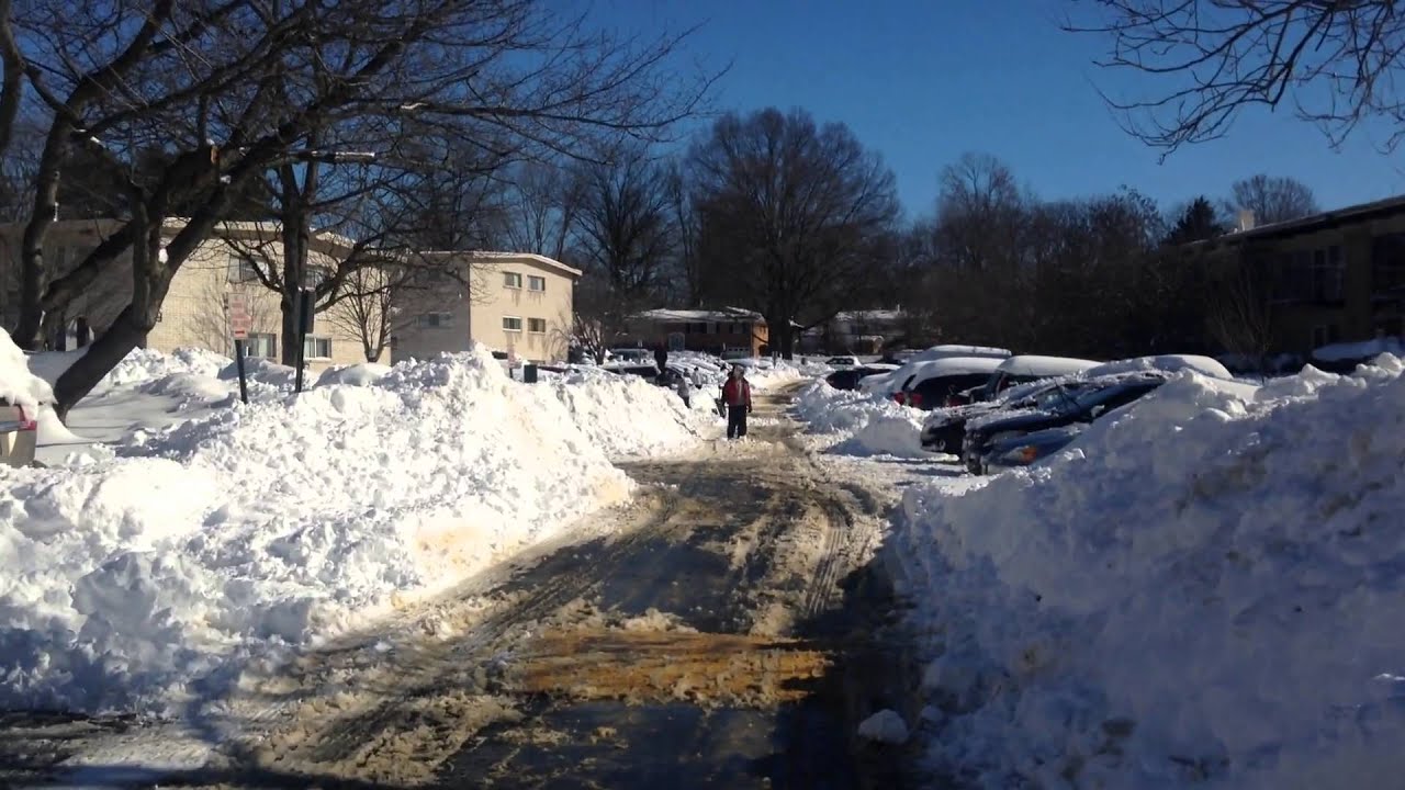 …Digging out after an historic snow storm (Movies) - Sunday, January 24 ...