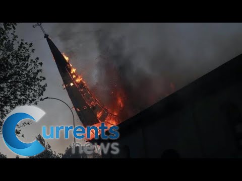 Demonstrators Burn Two Churches in Chile on Anniversary of Protests