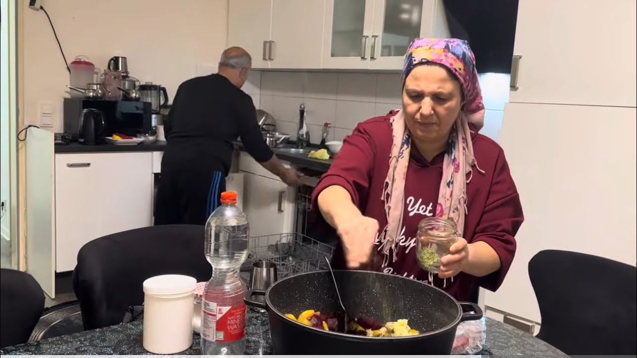 Dorfküche Kurdisches Rote Beete-mit Linsen-Mujaddaraالشوندر طبخة كردية مع مجدرة العدس