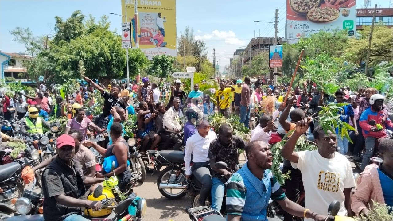 Thousands of mourners surge at JKIA to receive the Remains of Former Prime Minister Raila.