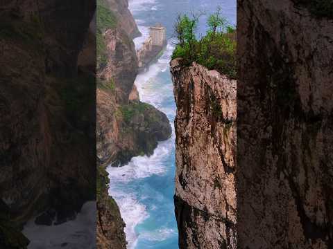 ليس فيلم سينمائي انه مشهد واقعي في ظفار 