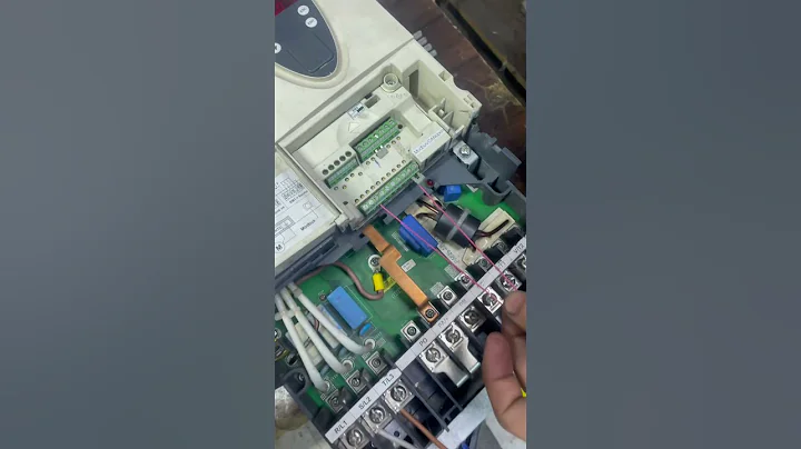 Schneider Altivar 61 start.