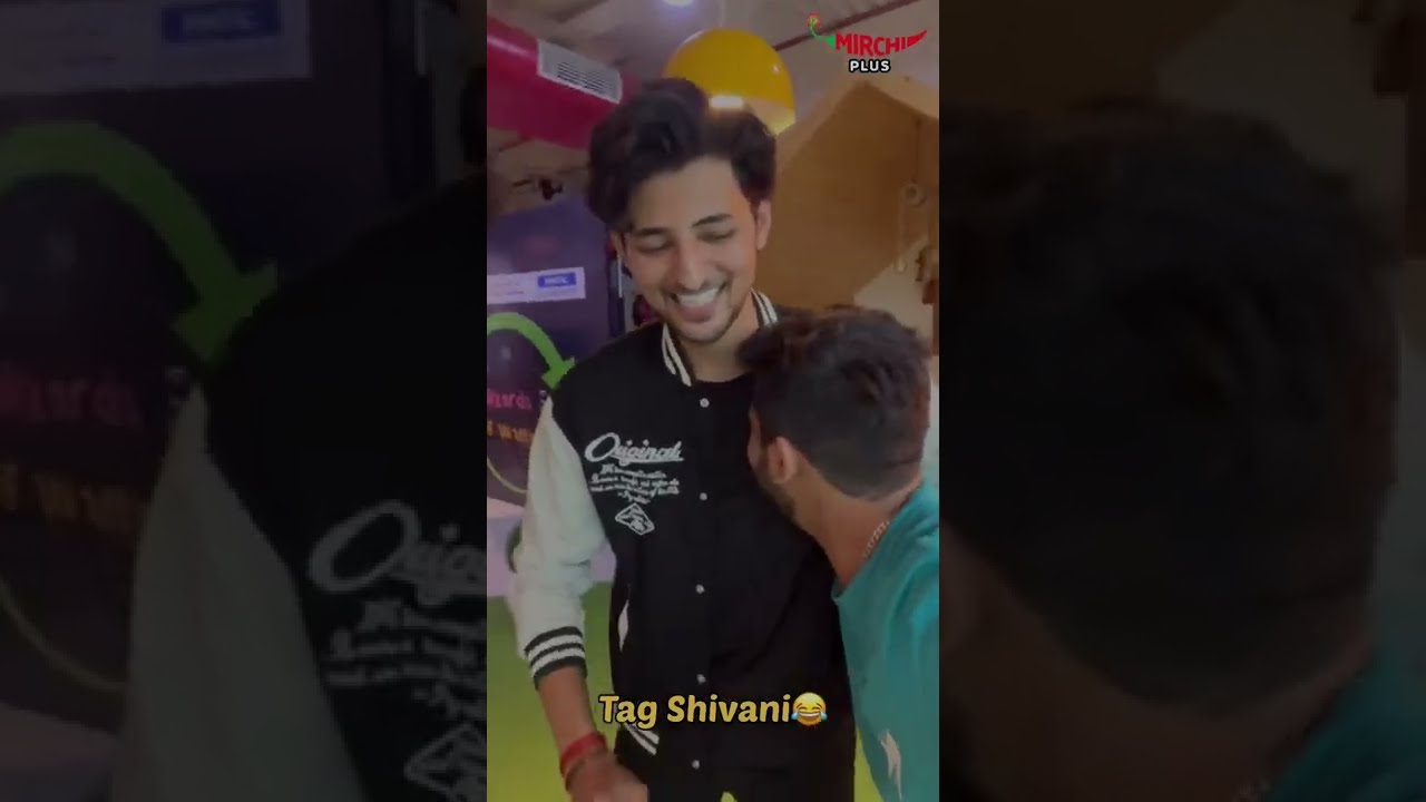 Darshan Raval Funny Video With His Fanboy |  Watch The Video, It's Really Very Funny | 