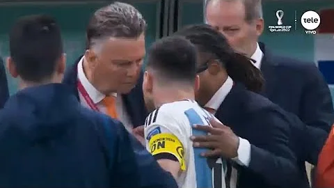 Moment Messi Menghampiri Louis Van Gaal Setelah Menang Lawan Belanda
