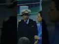 القذافي يضرب بالعصا احد حراسة