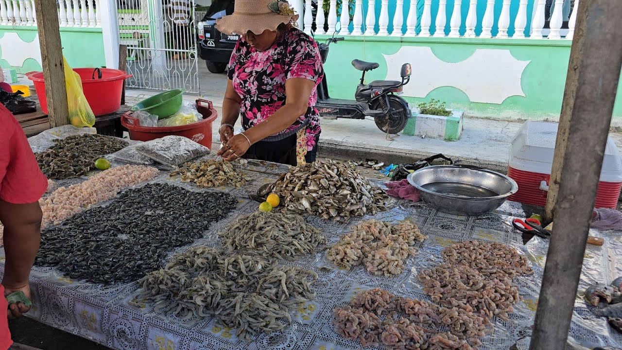 Впервые посещаю рынок Порт-Муран в Бербисе, Ницца.