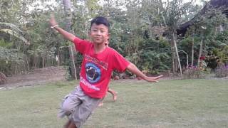 Anak kecil goyang versi kelangan
