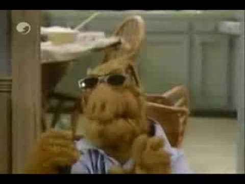 Alf Cantando Bailando... Lentes - YouTube