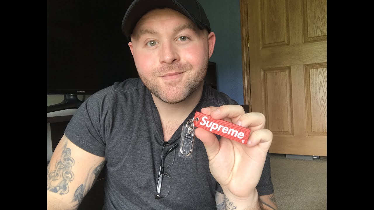 Louis Vuitton X Supreme Key Chain - YouTube