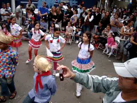 Dança da Mulher rendeira Festa junina do Padrão de Ensino