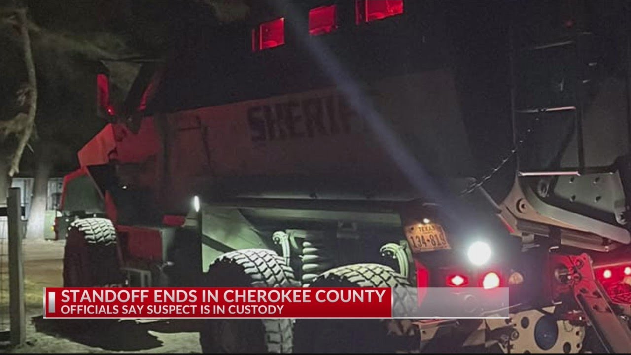 Barricaded man taken into custody by SWAT team in Cherokee County - YouTube