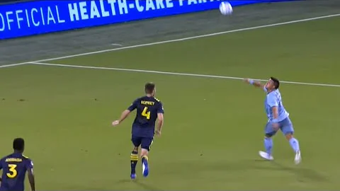 Erik Hurtado Phenomenal Volley Goal for Sporting K...