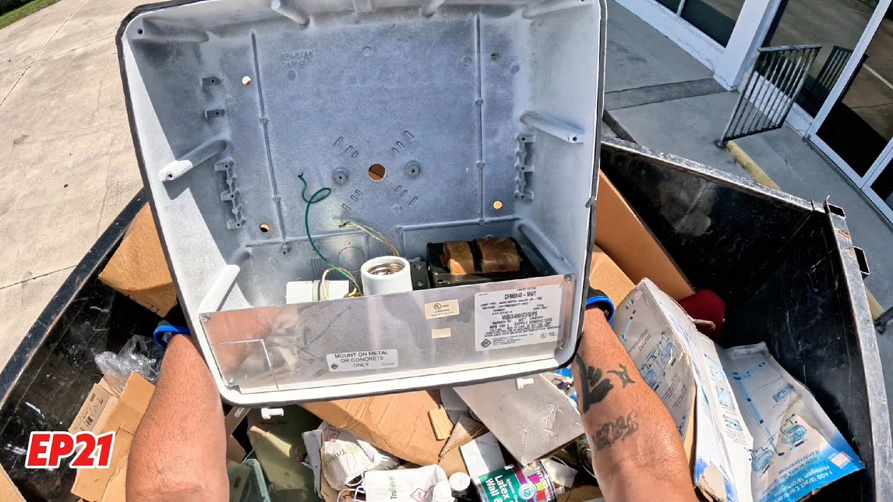 DUMPSTER DIVING ! HUGE LIGHTS and A SCRAP YARD TRIP!