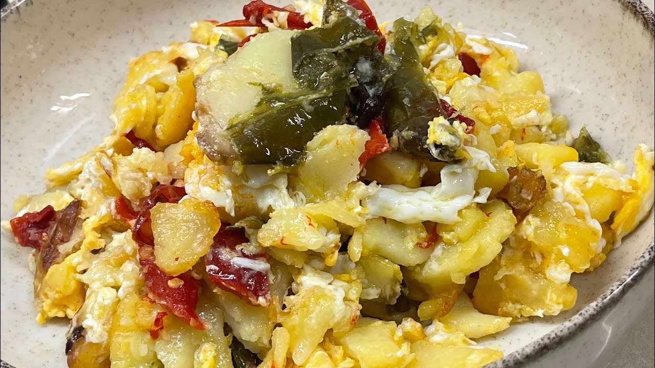 Que poco llevan y que ricas estas PAPAS AL PELOTÓN CON HUEVOS