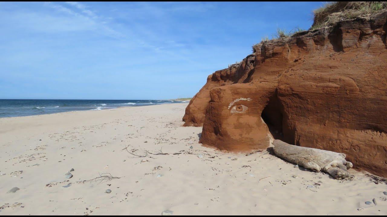 PLAGE DE POINTE AUX LOUPS - ILES DE LA MADELEINE - YouTube