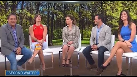 Erika Csiszer hot legs - Un Nuevo Dia - 03/31/16