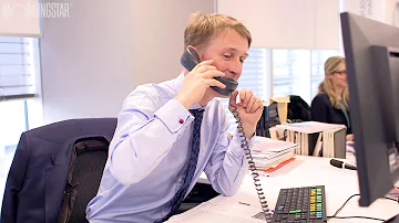 What is qualification of fund manager?