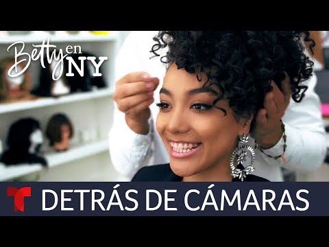 Video: Părul Actriței Candela Márquez Din NY Betty Este Ars