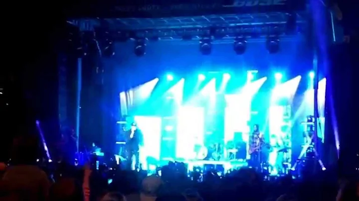 Sam Hunt "Raised On It" at the 10/28/2015 Nashville Sam Hunt Street Party