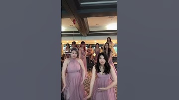 Offline tv and friends tiktok 👀  #valkyrae #lilypichu #fuslie #pokimane #miyoung #janet