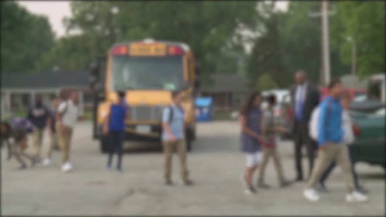 Parents apprehensive as students head back to classroom - YouTube