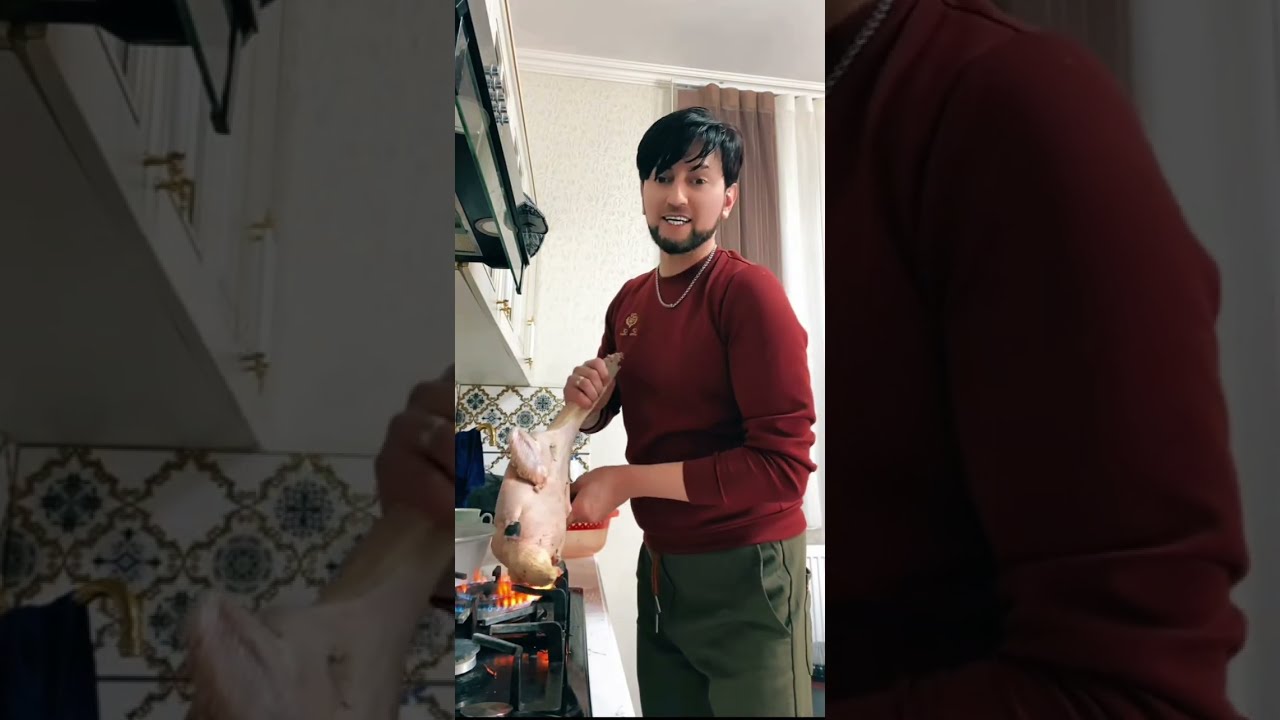 Baboş harasa gedib Məftun Baboş gələnə kimi ördək təmizləyir😃