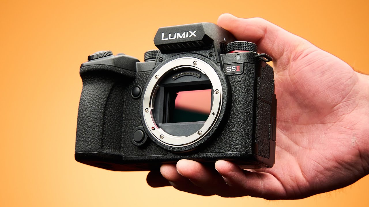 What's the Difference Between the Panasonic S5 II and the S5 IIX?