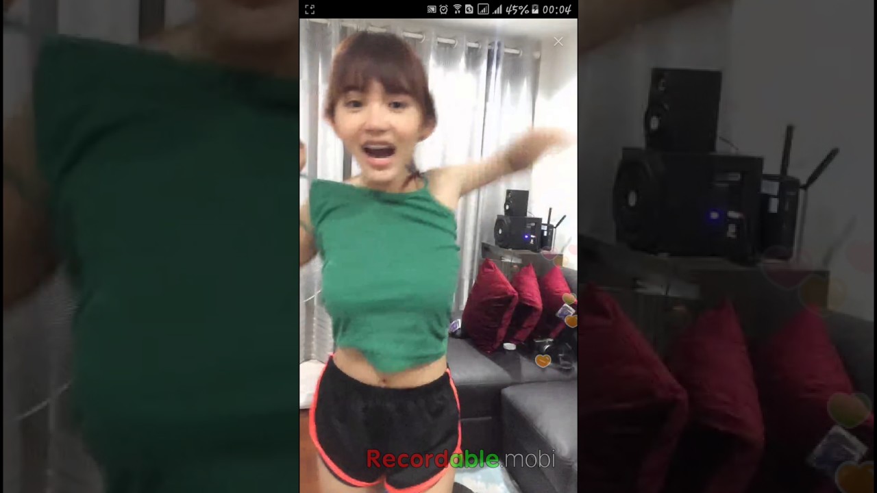 Pamer susu mungil..bigo - YouTube