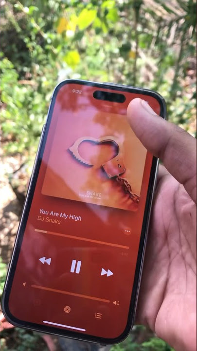 How to enable full-screen album art on the iPhone Lock Screen on iOS 16 #iphone #shorts