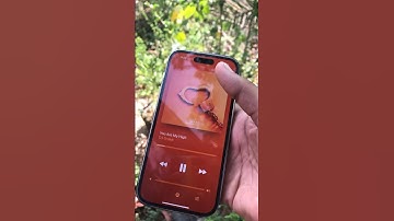 How to enable full-screen album art on the iPhone Lock Screen on iOS 16 #iphone #shorts