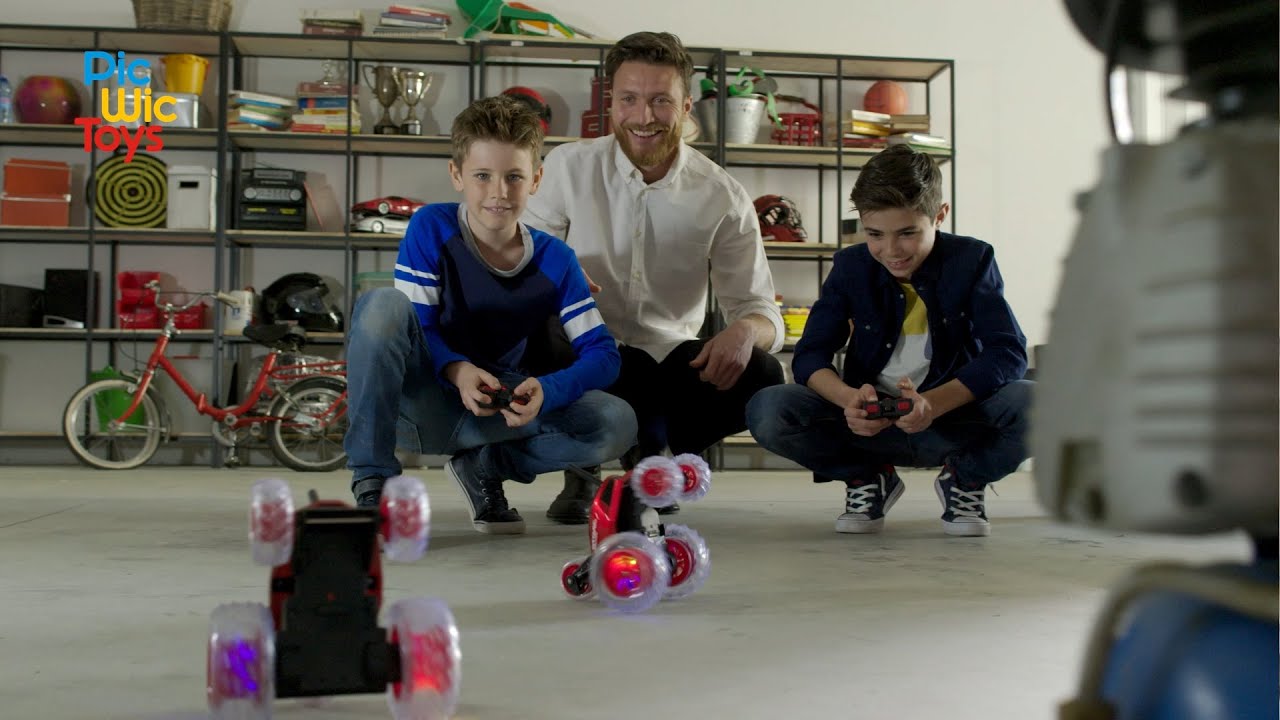 La voiture radiocommand?�e Culbute chez PicWicToys