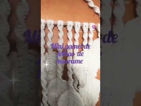 Painel de folhas de macramé.