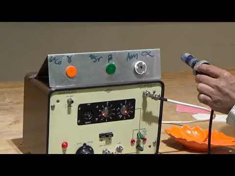 Geiger Counter & Samples, 7D10.10 - Dasu