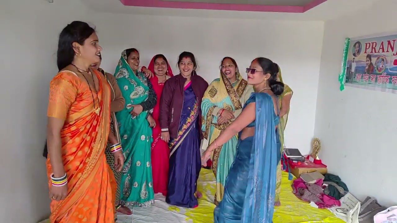 घूमी घूमी बेचय तरकारी हो कोइरीनिया बेचारी ||चुटकुला नाच गीत #vayrlvideo #trending #ghanshyam  🙏🙏