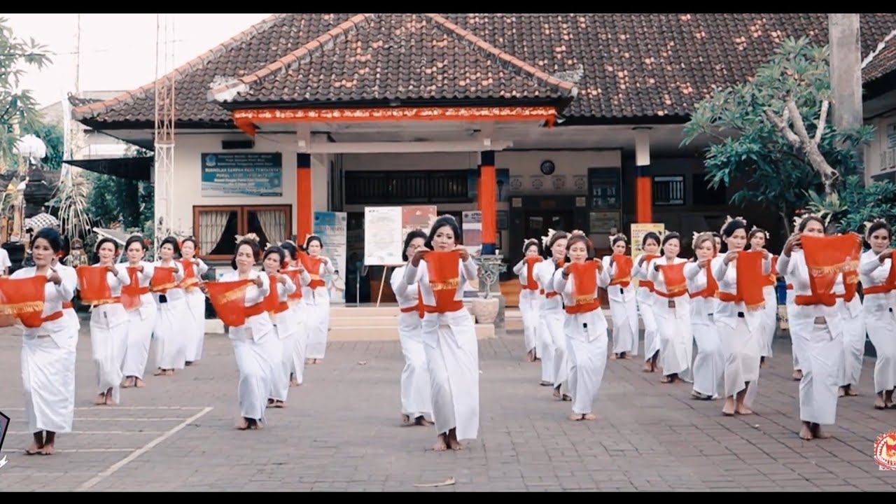 Pertama di Pemecutan Kaja Rejang Gandha Kasturi, Desa Pemecutan Kaja.