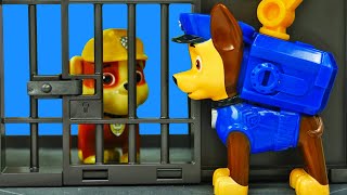 Süper Kahramanlar oyunu - Chase ve Rubble hapishaneden kaçan suçluyu yakalıyorlar. Çocuk videoları