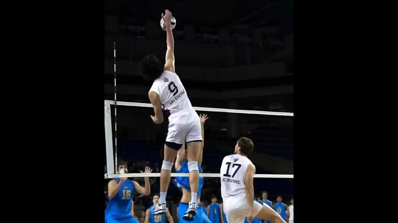 No one up and a bounce for a UC Irvine Volleyball point! [via: UCIMVB]