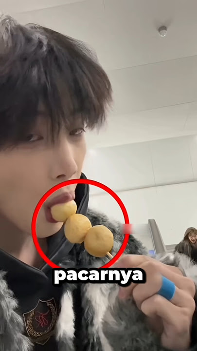 🤣 Cewek Ini Hampir Muntah Gara-Gara Pacarnya!