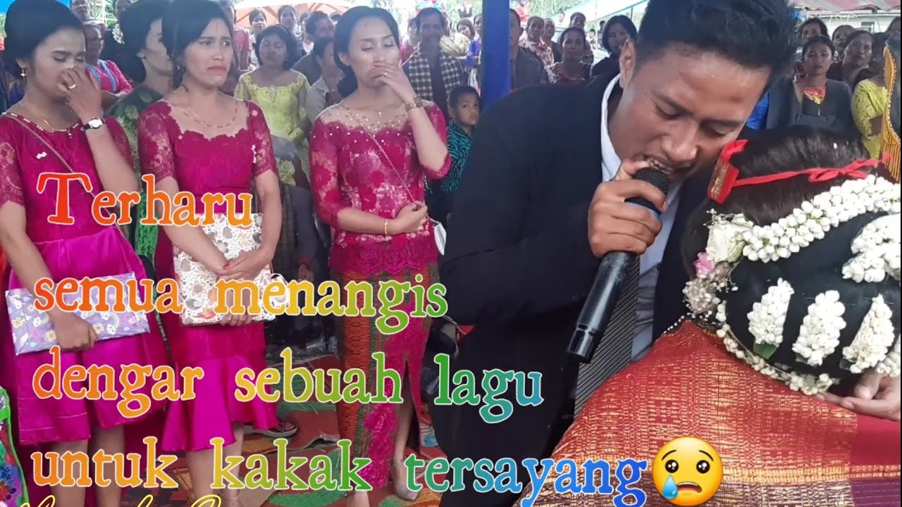 Pernikahan kakaK. ibotona pasahat ulos simandokon dan  nyanyikan lagu ITO NABURJU  sedih😥